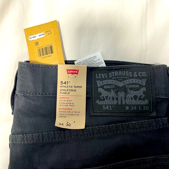 Levi’s 541 Jeans - Picture 3 of 4